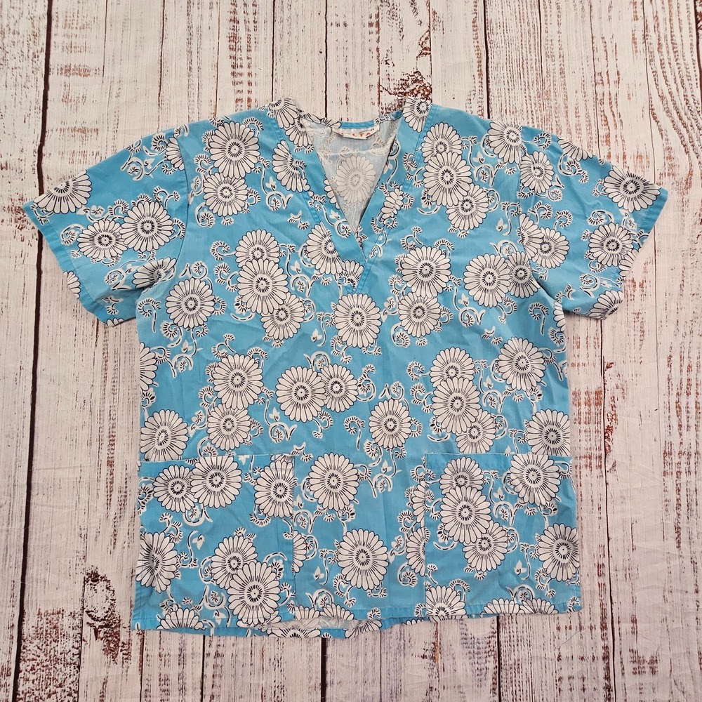 Delta Light Blue Allover Daisy Print Scrub Top Women's Medium